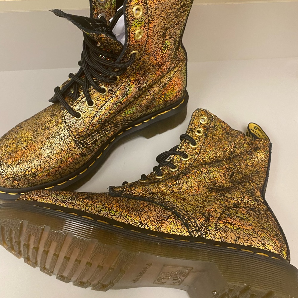 Dr Martens - Picture 4 of 11